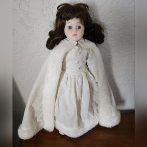 VINTAGE HOUSE OF LLOYD PORCELAIN 16" FASHION DOLL 1988